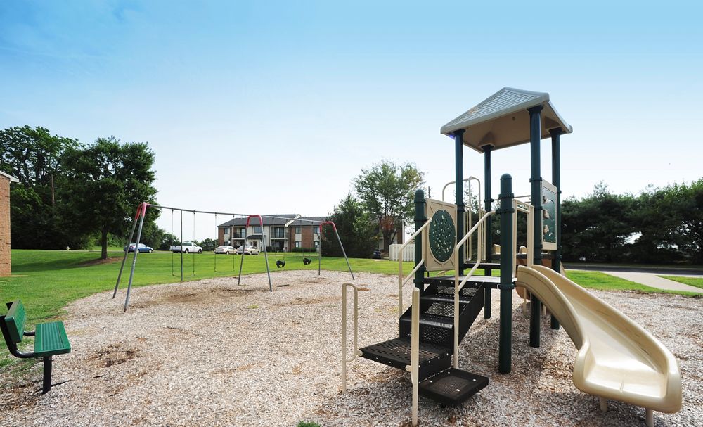 SADDLEBROOK APARTMENT HOMES Updated August 2024 32 Photos 1056