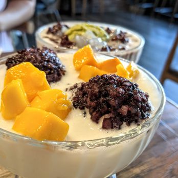 Mango Mango Dessert - three desserts in a glass bowl - Ice Cream & Frozen Yogurt Near Me - Philadelphia, Pennsylvania