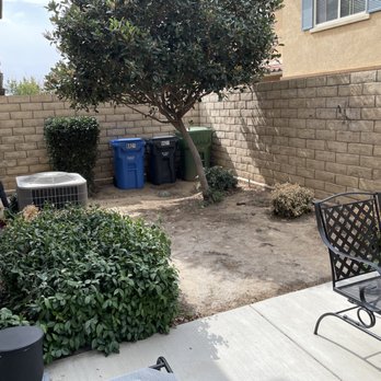 RLC Synthetic Turf - a patio with a table and chairs - Landscaping Near Me - Moorpark, California RLC Synthetic Turf - a patio with a table and chairs - Landscaping Near Me - Moorpark, California