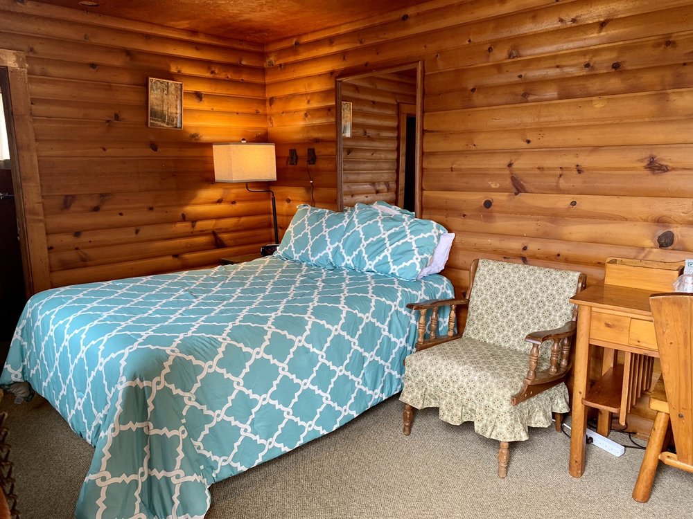 RESORT Updated August 2024 28 Photos & 13 Reviews 562 Gratiot St, Copper Harbor