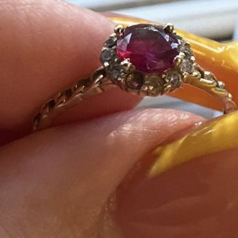 Ijaz Jewelers - The stone repair that lasted a day - Jewelry Near Me - Corpus Christi, Texas Ijaz Jewelers - The stone repair that lasted a day - Jewelry Near Me - Corpus Christi, Texas