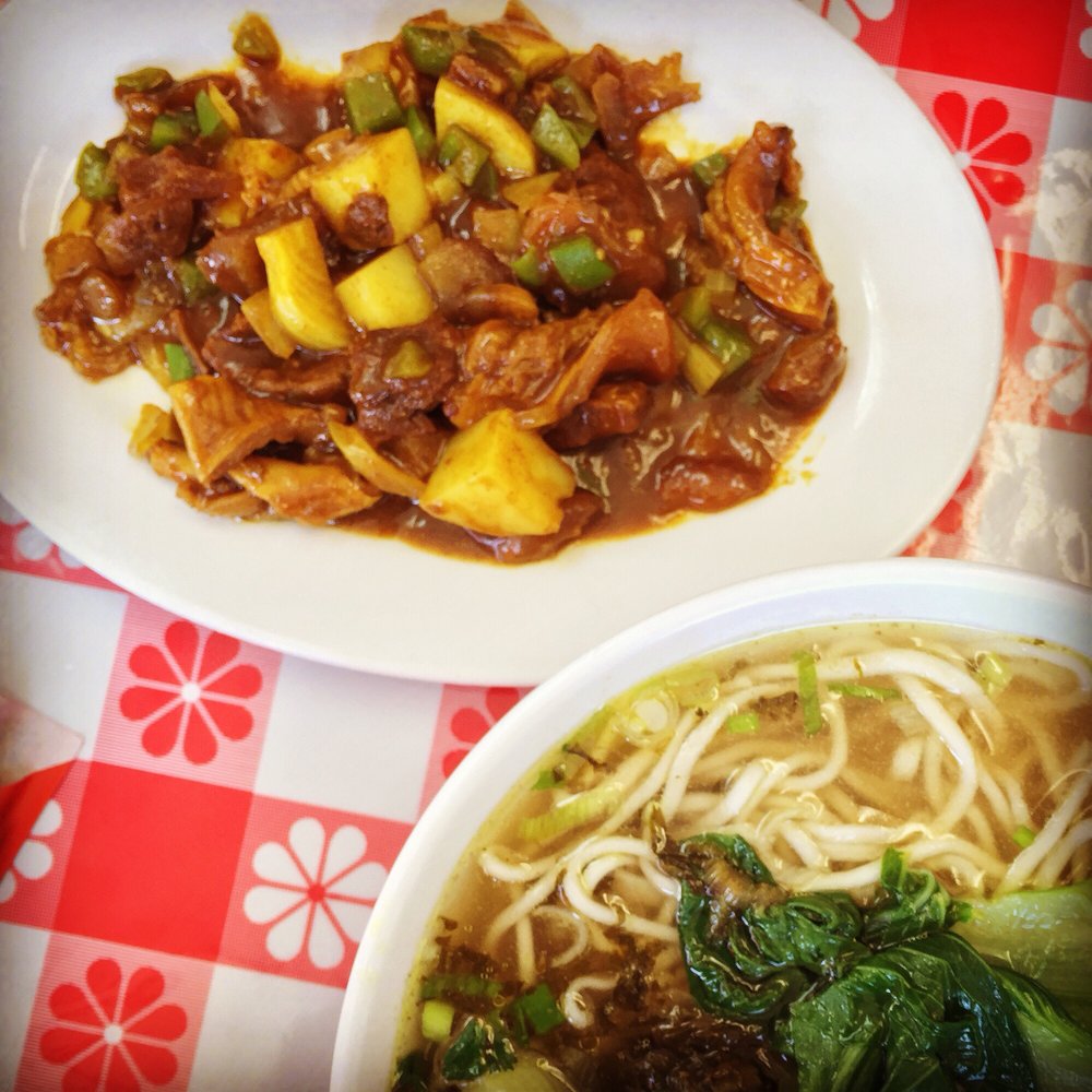 Hand Pull Noodle and Dumpling House - Curry beef brisket and tendon w noodle soup. Tell them no soup and just put the curry right on top of the noodles! Bomb! - Chinese Near Me - Brooklyn, New York Hand Pull Noodle and Dumpling House - Curry beef brisket and tendon w noodle soup. Tell them no soup and just put the curry right on top of the noodles! Bomb! - Chinese Near Me - Brooklyn, New York