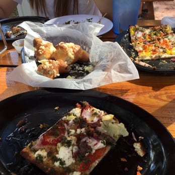 PizzAmore' - Grub! - Pizza Near Me - Mount Dora, Florida