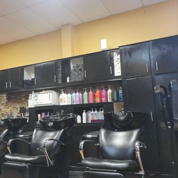 D'Vina's Salon and Spa - Hair wash stations,using Redken products - Hair Salons Near Me - North Port, Florida D'Vina's Salon and Spa - Hair wash stations,using Redken products - Hair Salons Near Me - North Port, Florida