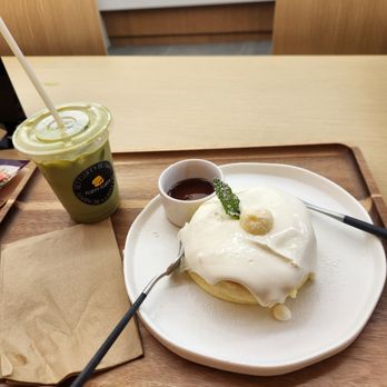 Fluffy Fluffy - souffle pancake - Desserts Near Me - New York, New York