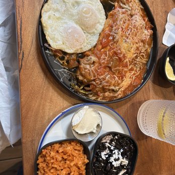Amelias Mexican Kitchen - 2 Chile Rellenos w/ Rice & Beans - Mexican Near Me - Tucson, Arizona