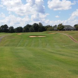 19th Hole Bar and Grill