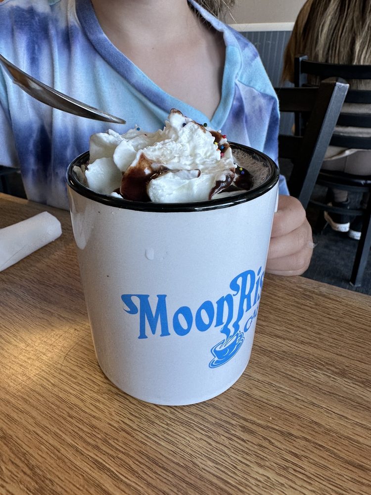 Social spots from Moon Rise Cafe