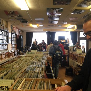 Val's Halla Records - Music & DVDs Near Me - Oak Park, Illinois