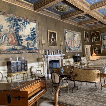Chirk Castle - Landmarks & Historical Buildings Near Me - Wrexham, WRX