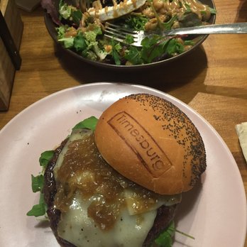 Timesburg Sants - Timesburg Salad with "Kobe" burger in view - Burgers Near Me - Barcelona, B