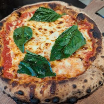 Paulette Cafe - Margherita pizza - Pizza Near Me - Conroe, Texas