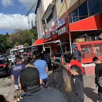 Tacos Río birria de res - Many people waiting in line early in the am already - Tacos Near Me - Tijuana, BCN