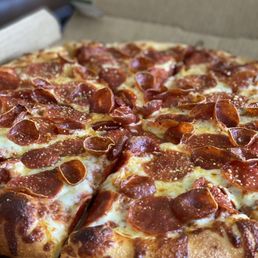 Pepperoni Magnifico hand tossed yum! Pepperoni Magnifico hand tossed yum!