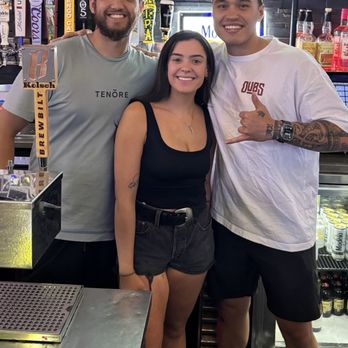 Dubs Sports Lounge - Great Customer Service from this crew all Hot August Nights - Sports Bars Near Me - Reno, Nevada Dubs Sports Lounge - Great Customer Service from this crew all Hot August Nights - Sports Bars Near Me - Reno, Nevada