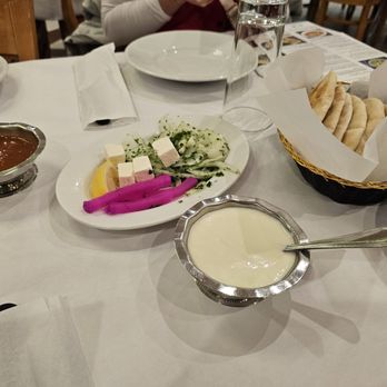 Noon O Kabab - Bread appetizer - Persian/Iranian Near Me - Hickory Hills, Illinois Noon O Kabab - Bread appetizer - Persian/Iranian Near Me - Hickory Hills, Illinois