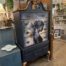 Le Marche Emporium - Painted dresser