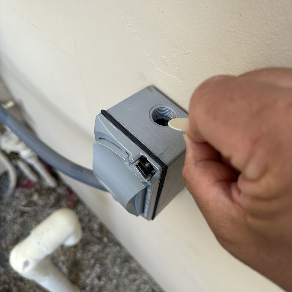 Maui Pool Service - Light gfi box with incorrect cover/plug. Used piece of loose metal - Swimming Pools Near Me Maui Pool Service - Light gfi box with incorrect cover/plug. Used piece of loose metal - Swimming Pools Near Me