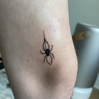 White Rabbit Studios - Little 1.5 inch spider - Permanent Makeup Near Me - Helotes, Texas White Rabbit Studios - Little 1.5 inch spider - Permanent Makeup Near Me - Helotes, Texas