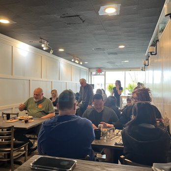 Estimes Cafe - Inside - Breakfast & Brunch Near Me - Colonia, New Jersey