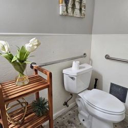 Evergreen Cafe and Gyros - Very nice restroom