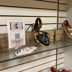 Hey Friends - Traditional shoes