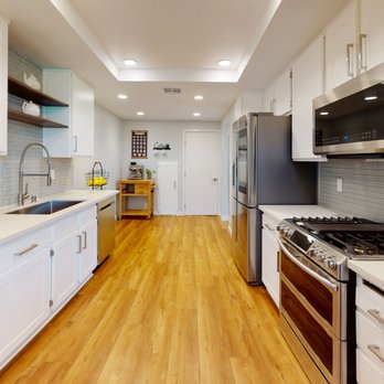Photo OC - Updated kitchen of Sherman Oaks loft - Real Estate Photography Near Me Photo OC - Updated kitchen of Sherman Oaks loft - Real Estate Photography Near Me