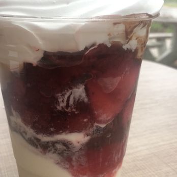 Oscar's Frozen Custard - Sundae of the Month - Ice Cream & Frozen Yogurt Near Me - Milwaukee, Wisconsin