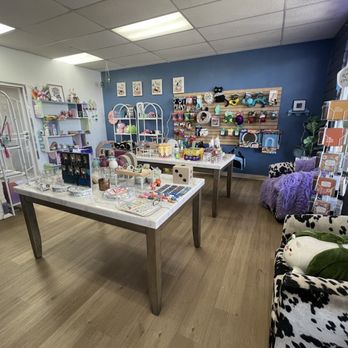 Save the Meow Meows Cat Lounge - interior, gift shop - Pet Adoption Near Me - Yucca Valley, California