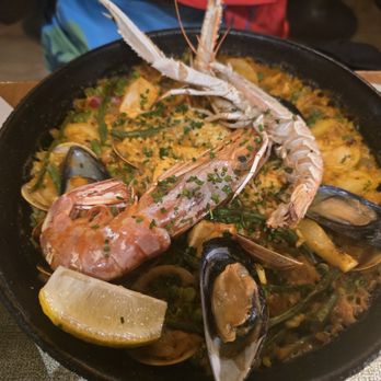 Prado de Flores - Bars Near Me - Barcelona, B Prado de Flores - Bars Near Me - Barcelona, B