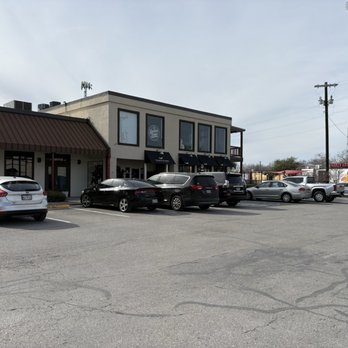 Olmos Pluma - Outdoor view with parking - Coffee & Tea Near Me - Olmos Park, Texas