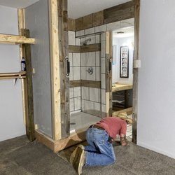 Prime Contracting - Laying carpet