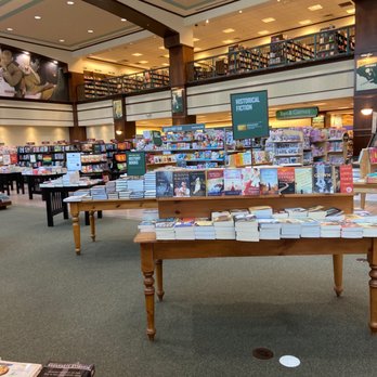 Barnes & Noble - Books, Mags, Music & Video Near Me - Miami, Florida