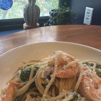 Hank's Pasta Bar - Build your own pasta: Bucatini, Cacio E Pepe, Brocolli Rabe, Parmesan - Italian Near Me - Alexandria, Virginia Hank's Pasta Bar - Build your own pasta: Bucatini, Cacio E Pepe, Brocolli Rabe, Parmesan - Italian Near Me - Alexandria, Virginia