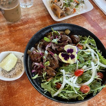 Me Va Con Vietnamese Kitchen - Shaking Beef - Vietnamese Near Me - Oakland, California Me Va Con Vietnamese Kitchen - Shaking Beef - Vietnamese Near Me - Oakland, California