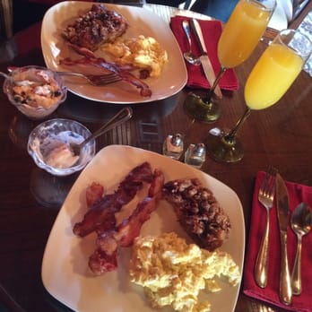 Beachview Inn & Spa - Delicious free breakfast!! - Bed & Breakfast Near Me - Tybee Island, Georgia