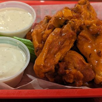 Pete's Steakhouse Tavern - Mild wings - American Near Me - Hamilton, New Jersey Pete's Steakhouse Tavern - Mild wings - American Near Me - Hamilton, New Jersey