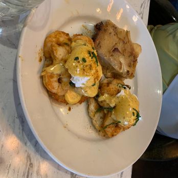 Great Maple - Shrimp biscuit benedict - New American Near Me - Newport Beach, California Great Maple - Shrimp biscuit benedict - New American Near Me - Newport Beach, California