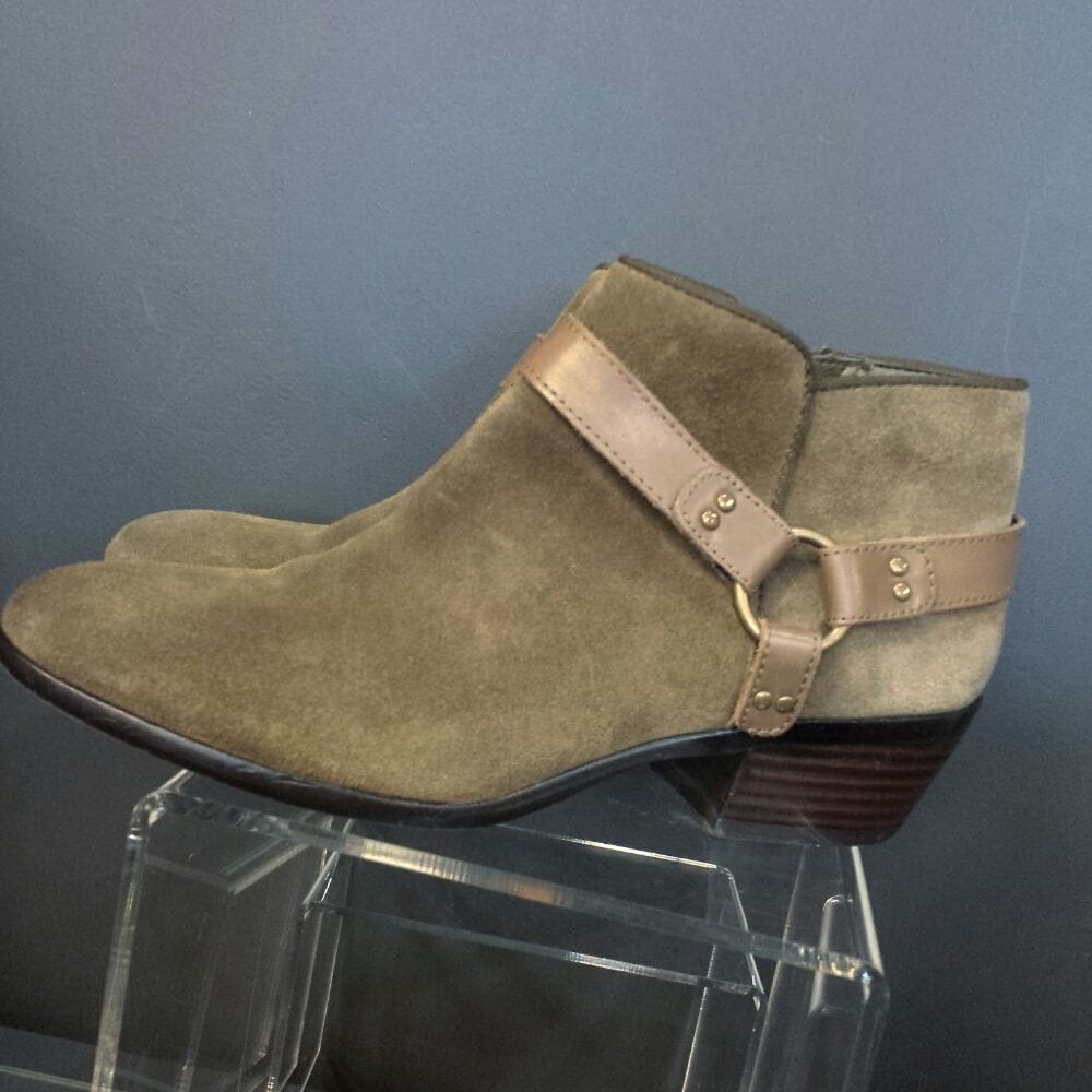 SAIGE CONSIGNMENT BOUTIQUE Updated September 2024 12 Photos 221 Pelham Rd, Greenville