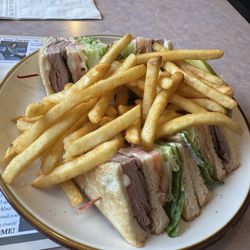 Christy's Restaurant - Zoom in on the roast beef. My club was built well. I just ordered wrong. They don't turn roast beef here.