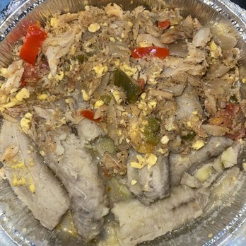 Four T Restaurant - Could someone please tell me where the ackee is in this pic? Because this is suppose to be ackee and Saltfish. Just ridiculous. - Caribbean Near Me - Brownsville, New York Four T Restaurant - Could someone please tell me where the ackee is in this pic? Because this is suppose to be ackee and Saltfish. Just ridiculous. - Caribbean Near Me - Brownsville, New York