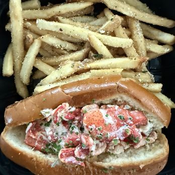 The Amalfi Llama - Maine Lobster Roll (takeout) - Italian Near Me - San Diego, California