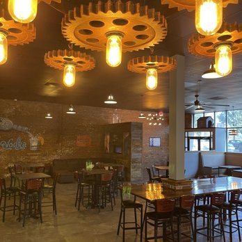 Inner Circle Vodka Bar - Cocktail Bars Near Me - Springfield, Missouri