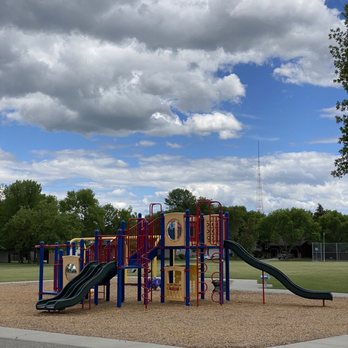 Milwaukee Trail Middle Park - Da playground - Parks Near Me - Fargo, North Dakota Milwaukee Trail Middle Park - Da playground - Parks Near Me - Fargo, North Dakota