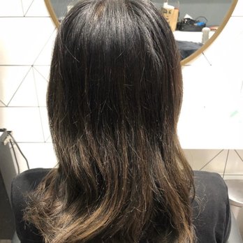 Ombre Salon & Spa - This is after the second time she tried to make it look like the pictures I showed her that I wanted. Not at all like my picture - Makeup Artists Near Me - Arlington, Virginia