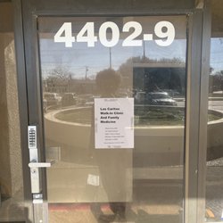 Las Caritas Walk-In Clinic & Family Medicine - Front Entrance