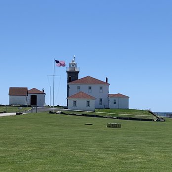 Watch Hill Lighthouse - Museums Near Me - Westerly, Rhode Island