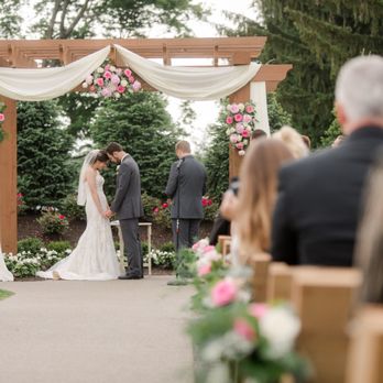 Berries and Birch Flowers Design Studio - Florists Near Me - Export, Pennsylvania