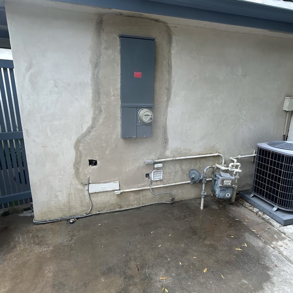 Fullerton Electric - Still wet but well done by Cabrera Lathing and Stucco Specialist - Electricians Near Me - Fullerton, California