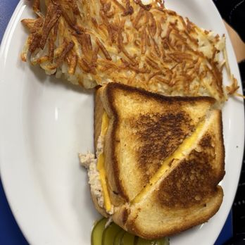 Bob & Edith's Diner - Tuna Melt Sandwich with hash browns - American Near Me - Arlington, Virginia Bob & Edith's Diner - Tuna Melt Sandwich with hash browns - American Near Me - Arlington, Virginia